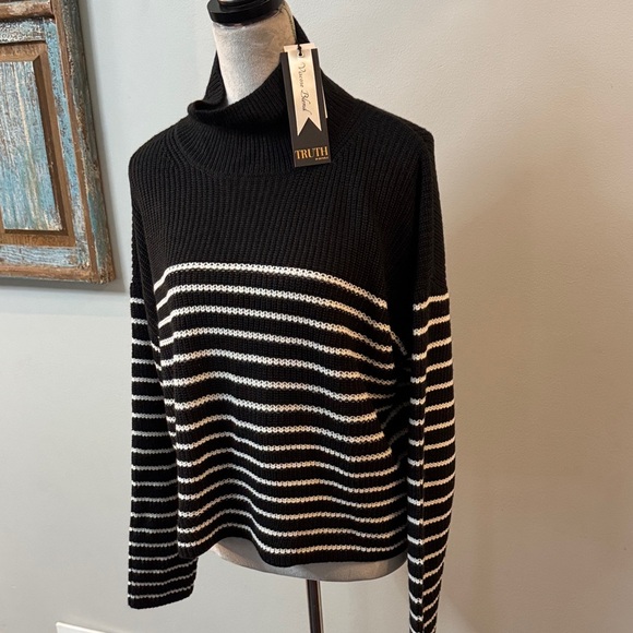 Truth Black and White Striped knit Sweater NWT L - Picture 4 of 11